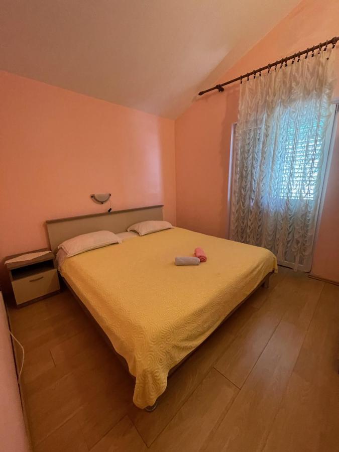 Apartmani Anka i Antonio Drage Exteriör bild