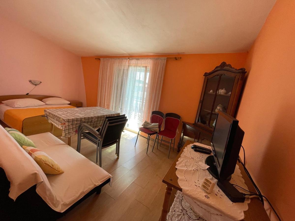 Apartmani Anka i Antonio Drage Exteriör bild